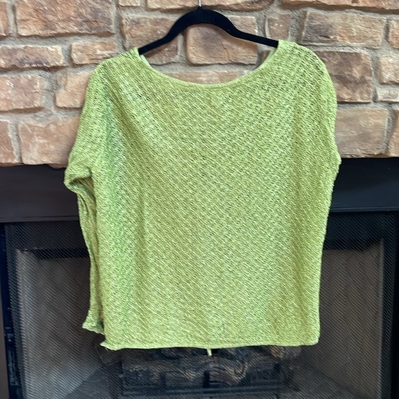 Style n Design green cape w/ cascading ruffles down the front & end of sleeve. L - Picture 6 of 9